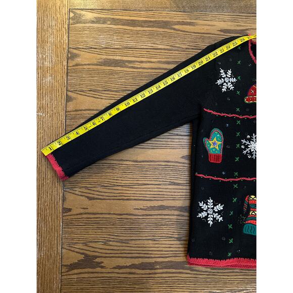 Cherokee Women’s Black Christmas Vintage Knit Sweater Size Medium Button Up - Picture 8 of 9